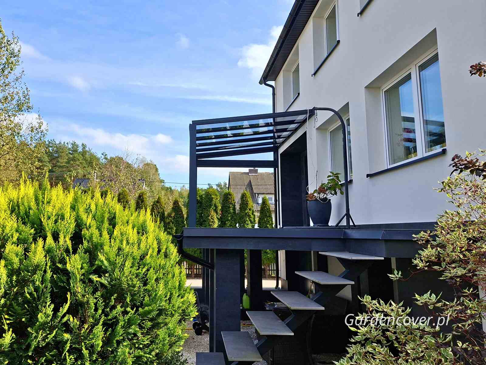 Grafitowe szkło dachowe zadaszenie tarasu Poznań