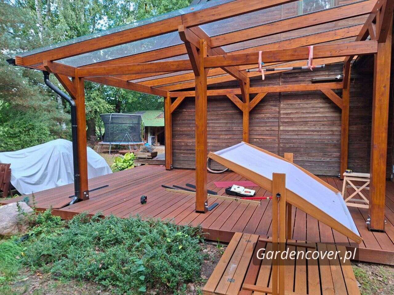 Taras z szybami przesuwnymi w Poznaniu – widok przed