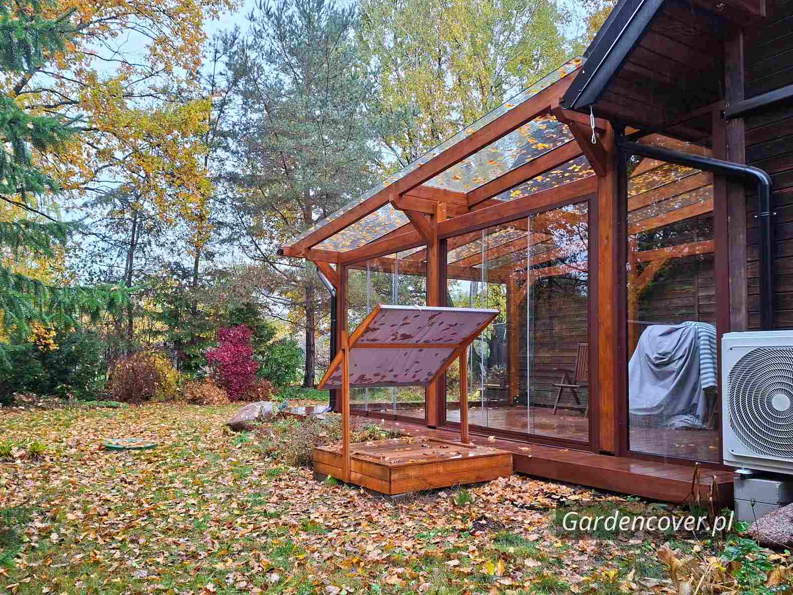 System przesuwny szyb na tarasie w Poznaniu oraz ściana stała w systemie ramowym