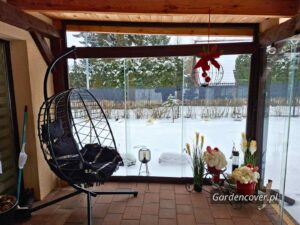 Taras z szybami przesuwnymi we Wrocławiu – boczna ściana przesuwna