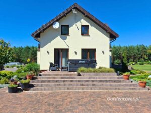 Widok frontowy zabudowy tarasu we Wrocławiu przed