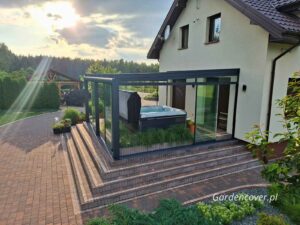 Boczny widok konstrukcji zabudowy tarasu Wrocław