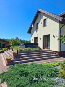 Boczny widok zabudowy tarasu Wrocław przed montażem