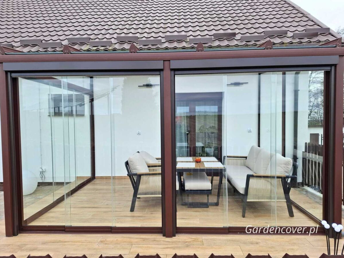 Zabudowa tarasu Łódź szyby przesuwne na froncie